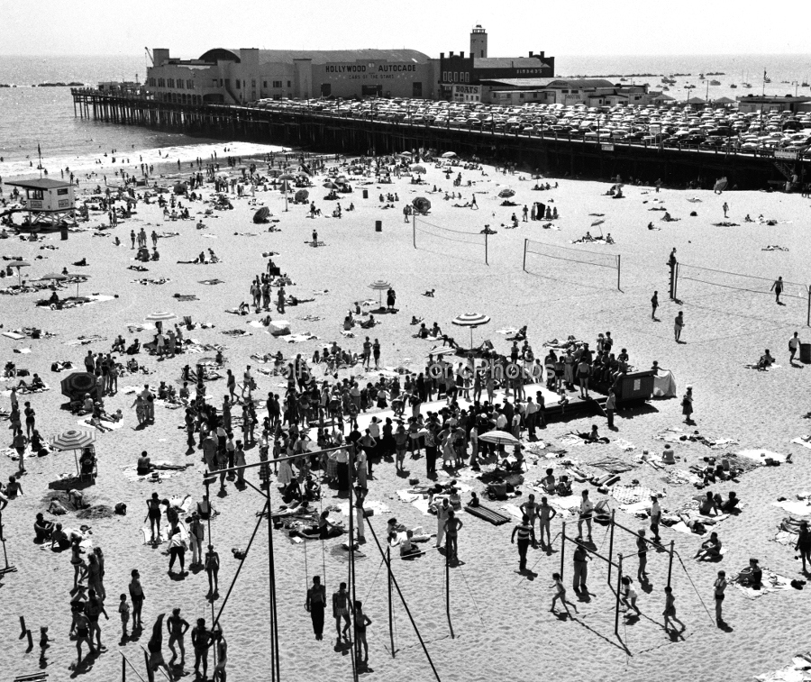 Ocean Park 1954 Muscle Beach WM.jpg